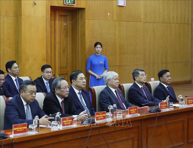 Đồng chí Bùi Thị Minh Hoài giữ chức Bí thư Đảng ủy Mặt trận Tổ quốc, các đoàn thể Trung ương- Ảnh 6. Đồng chí Bùi Thị Minh Hoài giữ chức Bí thư Đảng ủy Mặt trận Tổ quốc, các đoàn thể Trung ương- Ảnh 6.