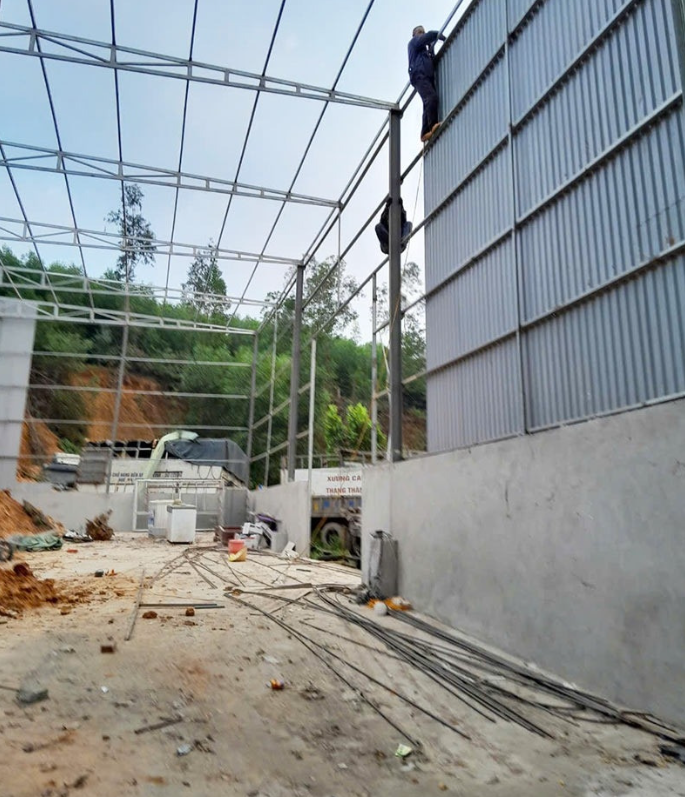 Lâu đài dát vàng gần 100 tỷ của ‘đại gia đồng nát’: Huy động hàng trăm người xây dựng, từng phải tháo dỡ 1 phần công trình trái phép- Ảnh 8. Lâu đài dát vàng gần 100 tỷ của ‘đại gia đồng nát’: Huy động hàng trăm người xây dựng, từng phải tháo dỡ 1 phần công trình trái phép- Ảnh 8.