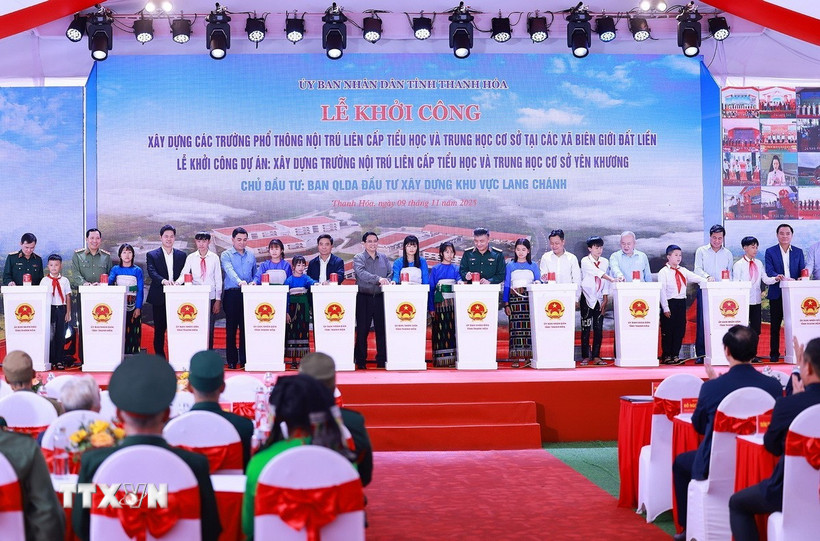 Thủ tướng: Bảo đảm đưa các ngôi trường nội trú mới ở biên giới khai thác hiệu quả- Ảnh 1.