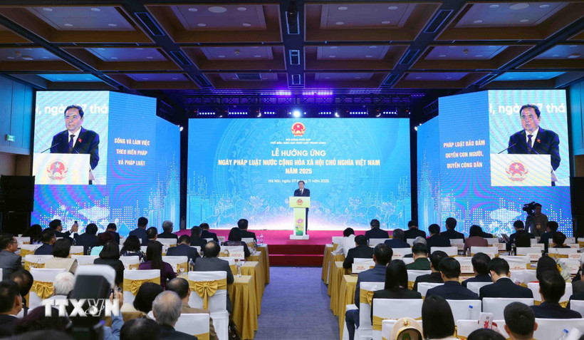 Đổi mới pháp luật - Động lực kiến tạo phát triển đất nước trong kỷ nguyên mới- Ảnh 1. Đổi mới pháp luật - Động lực kiến tạo phát triển đất nước trong kỷ nguyên mới- Ảnh 1.