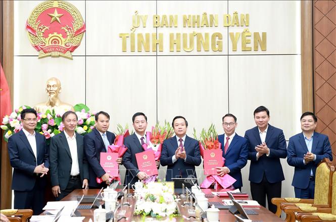 Hưng Yên điều động, bổ nhiệm cán bộ lãnh đạo sở, ngành- Ảnh 2. Hưng Yên điều động, bổ nhiệm cán bộ lãnh đạo sở, ngành- Ảnh 2.