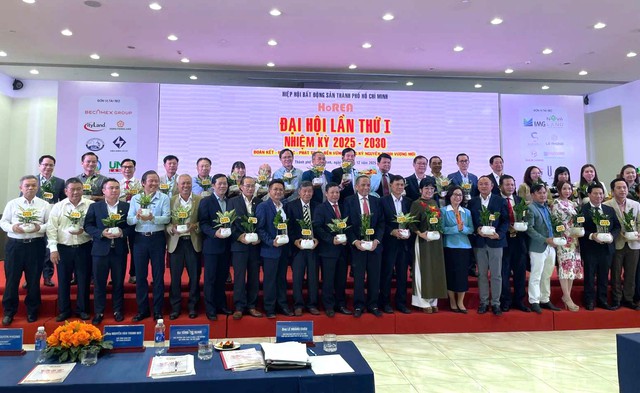 Thị trường 'lệch pha', HoREA kêu gọi doanh nghiệp đẩy mạnh nhà ở xã hội- Ảnh 1. Thị trường 'lệch pha', HoREA kêu gọi doanh nghiệp đẩy mạnh nhà ở xã hội- Ảnh 1.