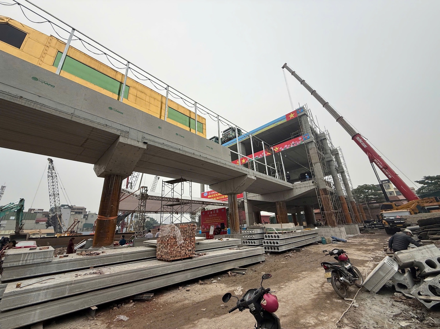 Đề án "Bản giao hưởng đô thị định hướng giao thông công cộng" của doanh nhân Nguyễn Hữu Đường: Gợi mở tư duy mới cho giao thông và nhà ở đô thị- Ảnh 2. Đề án "Bản giao hưởng đô thị định hướng giao thông công cộng" của doanh nhân Nguyễn Hữu Đường: Gợi mở tư duy mới cho giao thông và nhà ở đô thị- Ảnh 2.