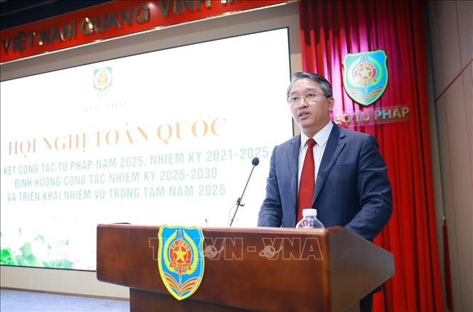 Chuyển từ 'quản lý bằng pháp luật' sang 'kiến tạo thể chế phát triển'- Ảnh 3. Chuyển từ 'quản lý bằng pháp luật' sang 'kiến tạo thể chế phát triển'- Ảnh 3.