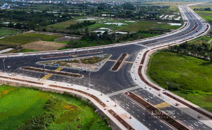 Sắp khánh thành tuyến đường trục phía Nam TP. Nam Định cũ, vốn đầu tư 1.500 tỷ- Ảnh 2. Sắp khánh thành tuyến đường trục phía Nam TP. Nam Định cũ, vốn đầu tư 1.500 tỷ- Ảnh 2.