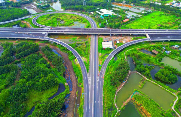 Cây cầu dây văng có tĩnh không cao nhất Việt Nam đã hoàn thành nhưng chưa thông xe- Ảnh 2. Cây cầu dây văng có tĩnh không cao nhất Việt Nam đã hoàn thành nhưng chưa thông xe- Ảnh 2.