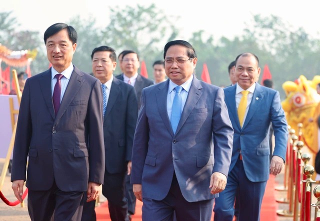 Trong 5 năm, Việt Nam hoàn thành 2.025km đường cao tốc: Gấp gần 2 lần số km đường cao tốc có được trong 20 năm trước nhiệm kỳ- Ảnh 1. Trong 5 năm, Việt Nam hoàn thành 2.025km đường cao tốc: Gấp gần 2 lần số km đường cao tốc có được trong 20 năm trước nhiệm kỳ- Ảnh 1.