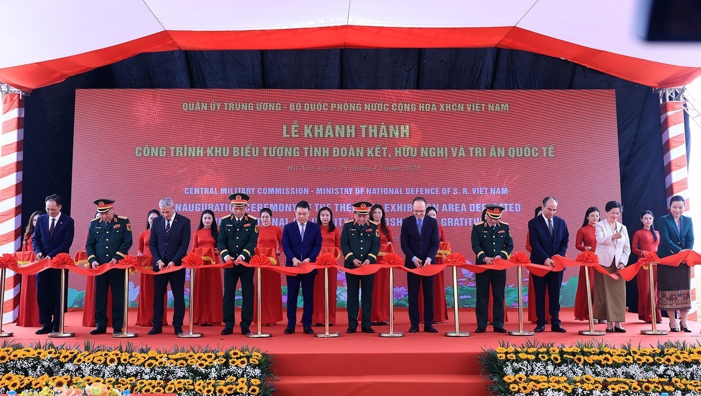 Khánh thành công trình Khu biểu tượng tình đoàn kết, hữu nghị và tri ân quốc tế- Ảnh 1. Khánh thành công trình Khu biểu tượng tình đoàn kết, hữu nghị và tri ân quốc tế- Ảnh 1.