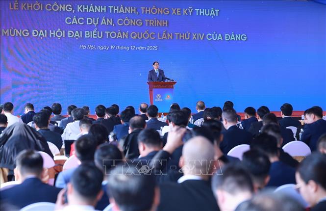 Thủ tướng: Mồ hôi, máu và nước mắt kết tinh thành những công trình kiến tạo cho sự phát triển- Ảnh 1. Thủ tướng: Mồ hôi, máu và nước mắt kết tinh thành những công trình kiến tạo cho sự phát triển- Ảnh 1.