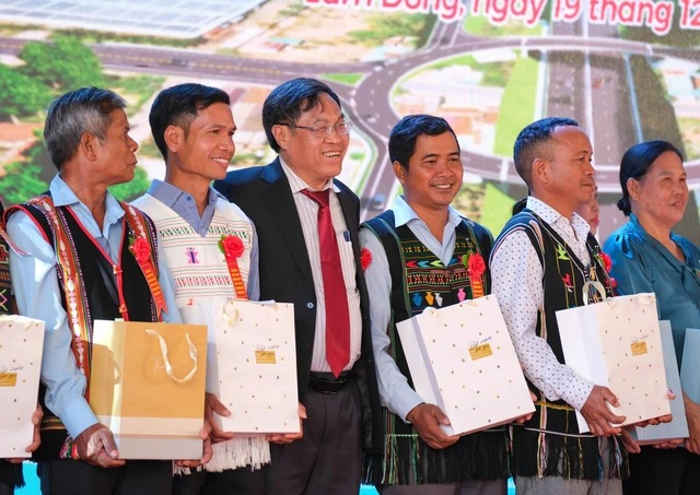 Tỉnh rộng nhất Việt Nam chính thức khởi công cao tốc xuyên rừng hơn 14.000 tỷ, trợ giúp đắc lực cho cung đường đèo 108 khúc cua- Ảnh 2.