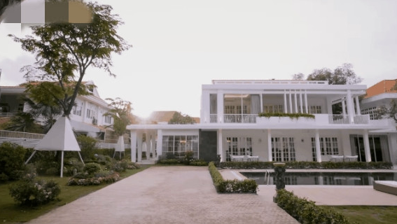 Biệt phủ 1.600m2 lộng lẫy chẳng kém khách sạn 5 sao của CEO công ty BĐS thuộc Novaland- Ảnh 1.