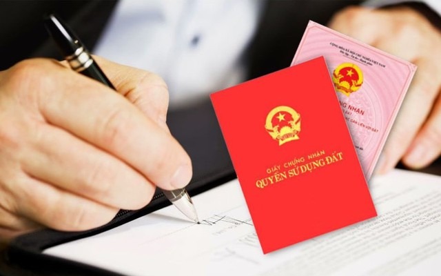 Từ giờ, bạn bè cùng nhau mua đất có đứng tên chung trên sổ đỏ được không?- Ảnh 1.