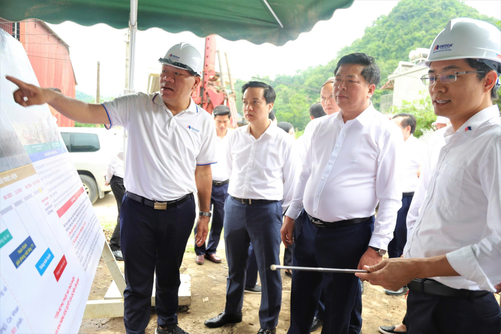 Cao Bằng: Tập trung cao độ đẩy nhanh giải phóng mặt bằng, bảo đảm giải ngân vốn đầu tư công trước 31/12/2025- Ảnh 1.
