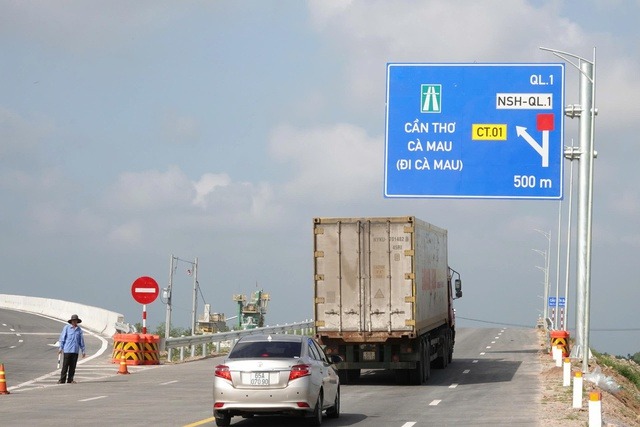 Chỉ ít ngày nữa, chính thức thông xe toàn tuyến cao tốc 27.000 tỷ kết nối 3 tỉnh thành ĐBSCL- Ảnh 1. Chỉ ít ngày nữa, chính thức thông xe toàn tuyến cao tốc 27.000 tỷ kết nối 3 tỉnh thành ĐBSCL- Ảnh 1.