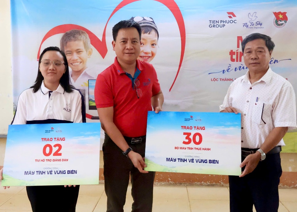 Mở rộng cơ hội tiếp cận công nghệ cho học sinh vùng biên giới- Ảnh 1.