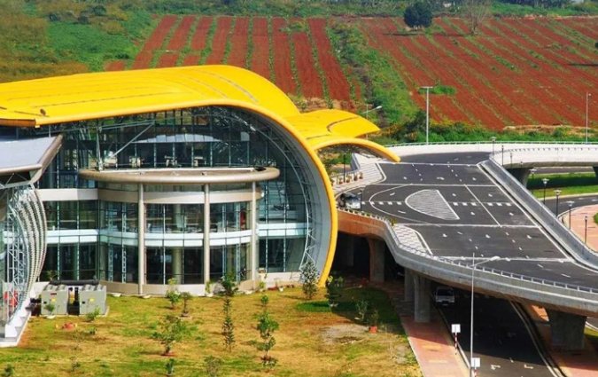 Chỉ 2 tháng nữa, sân bay quốc tế đầu tiên của khu vực Tây Nguyên chính thức đóng cửa- Ảnh 1.