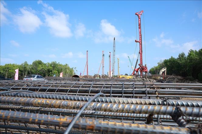 Thủ tướng Phạm Minh Chính: Đẩy nhanh các dự án hạ tầng giao thông khu vực Đất Mũi- Ảnh 7.