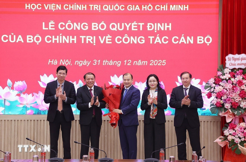 Ông Lê Hải Bình giữ chức Phó Giám đốc Học viện Chính trị quốc gia Hồ Chí Minh- Ảnh 1.