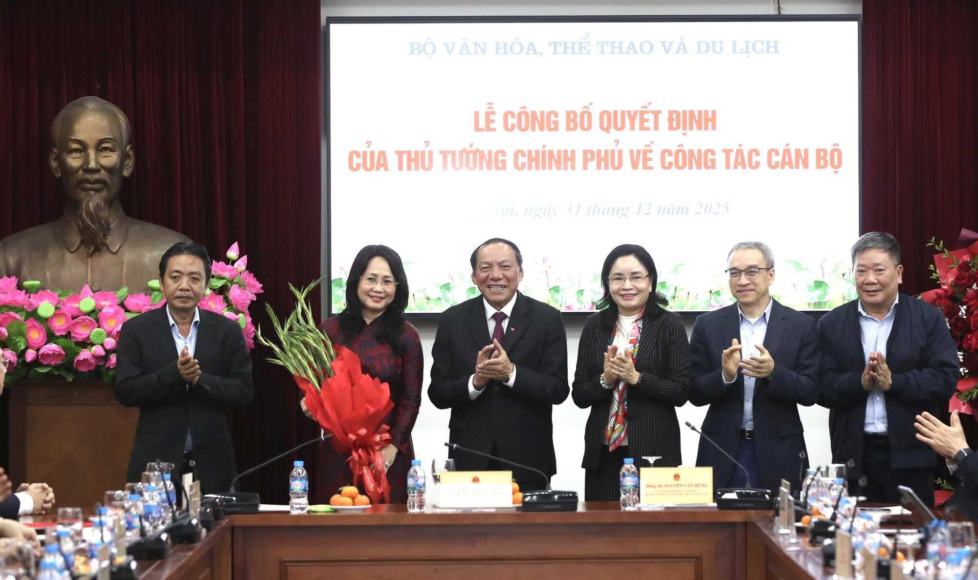 Phó Chánh Văn phòng Thường trực Văn phòng Trung ương Đảng Lâm Thị Phương Thanh giữ chức Thứ trưởng Thường trực Bộ VHTTDL- Ảnh 4.