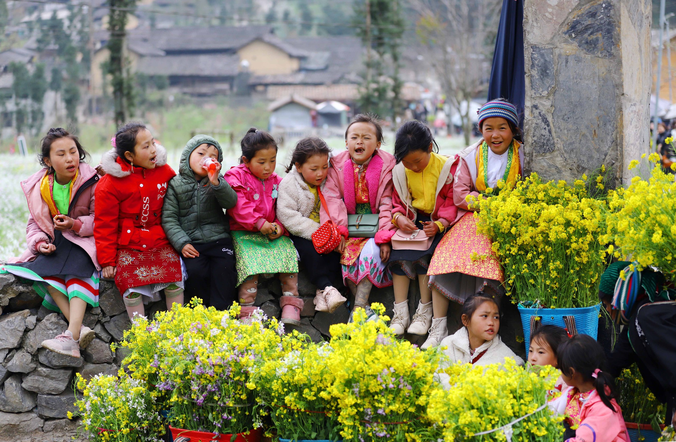 Photo Travel: Lũng Cẩm, ngôi làng cổ giữa miền đá xám- Ảnh 2. Photo Travel: Lũng Cẩm, ngôi làng cổ giữa miền đá xám- Ảnh 2.