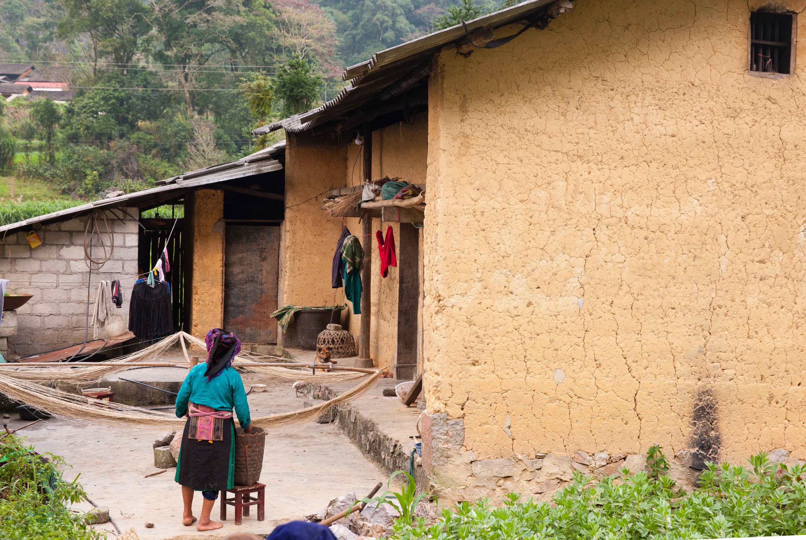 Photo Travel: Lũng Cẩm, ngôi làng cổ giữa miền đá xám- Ảnh 4. Photo Travel: Lũng Cẩm, ngôi làng cổ giữa miền đá xám- Ảnh 4.