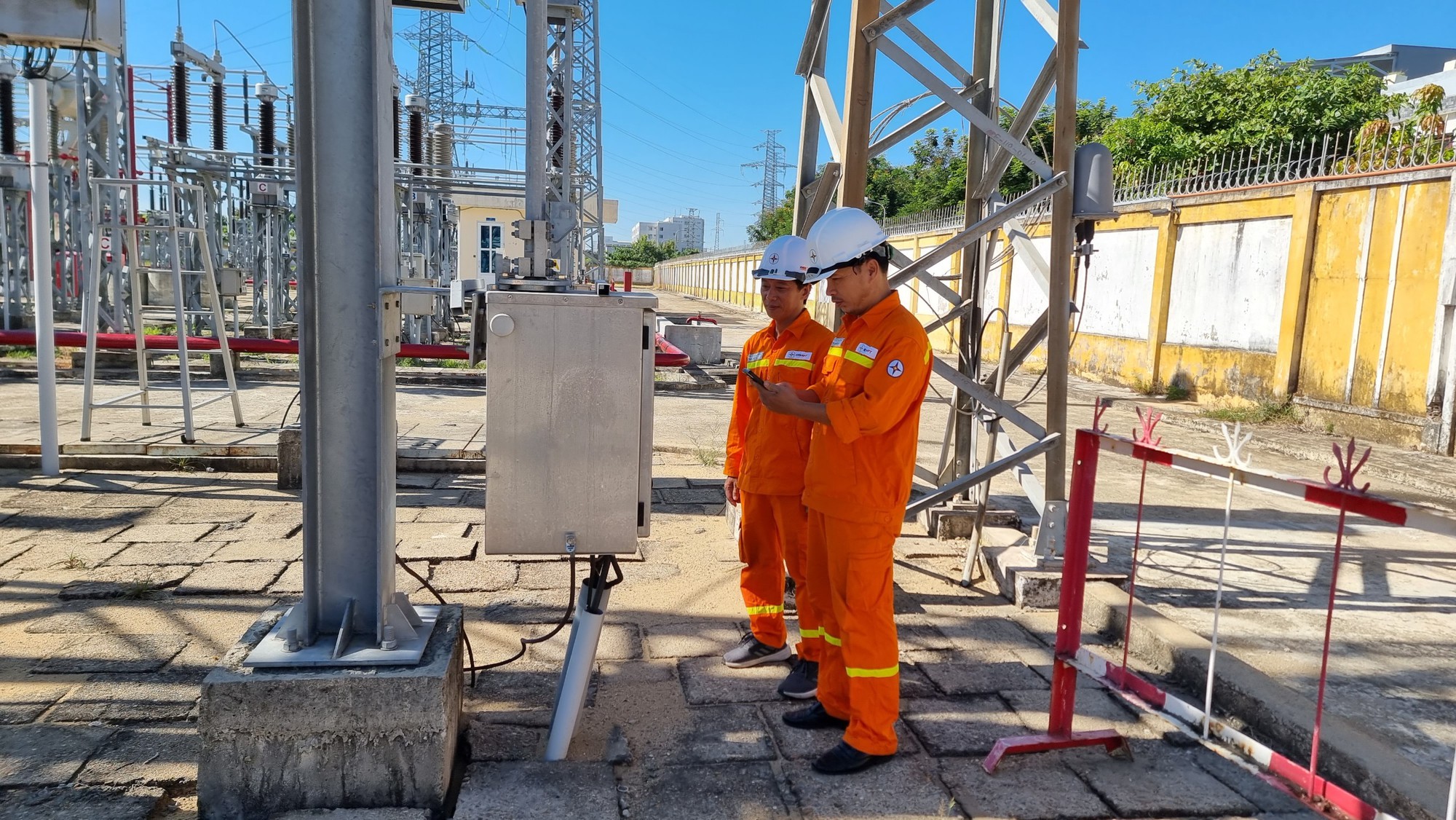Công ty Truyền tải điện 2: Nghiên cứu, xây dựng hệ thống giám sát và cảnh báo an toàn tại trạm biến áp- Ảnh 3.
