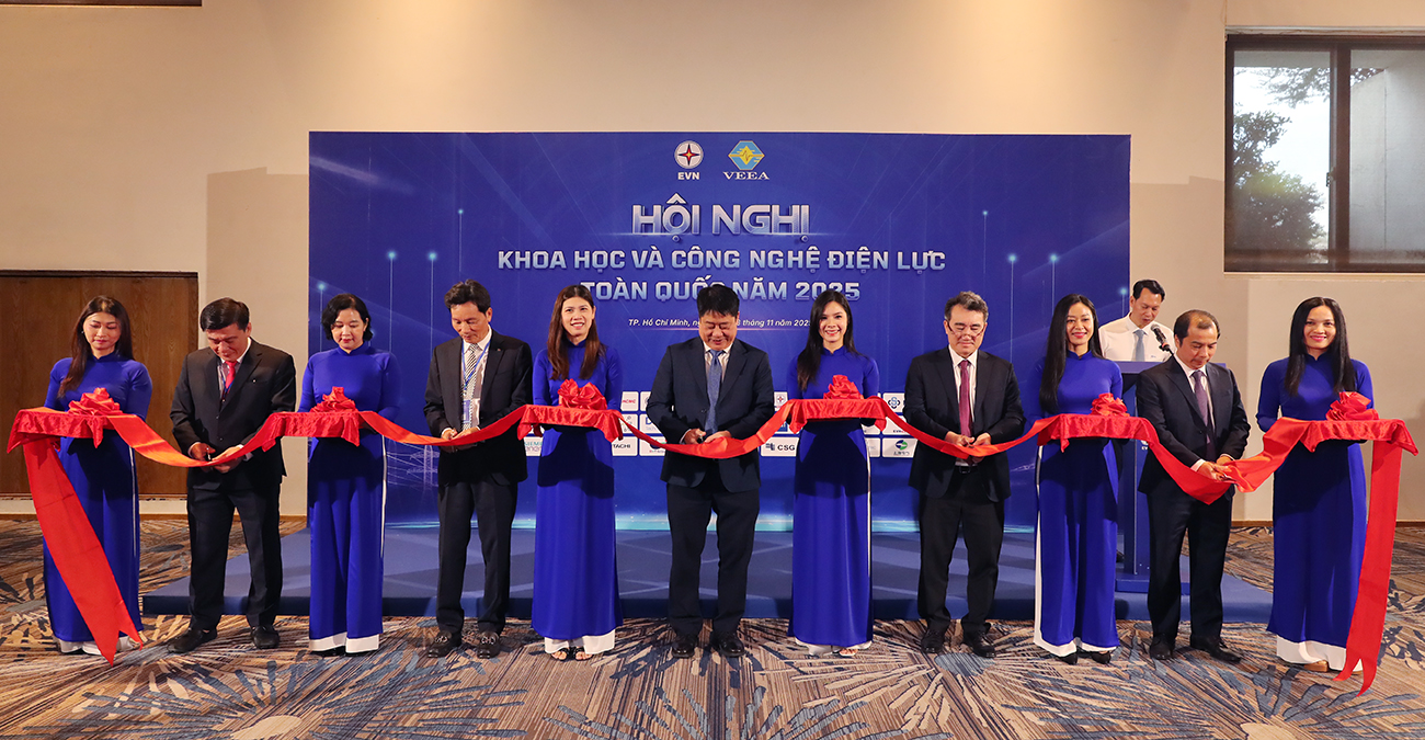 EVNNPT tham gia Techshow 2025 - Triển lãm Hội nghị Khoa học và Công nghệ Điện lực năm 2025- Ảnh 1.