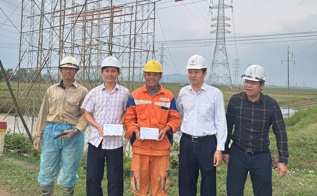 Chủ tịch Công đoàn EVNNPT động viên các đơn vị thi công cụm dự án truyền tải điện nhập khẩu từ Lào- Ảnh 3.