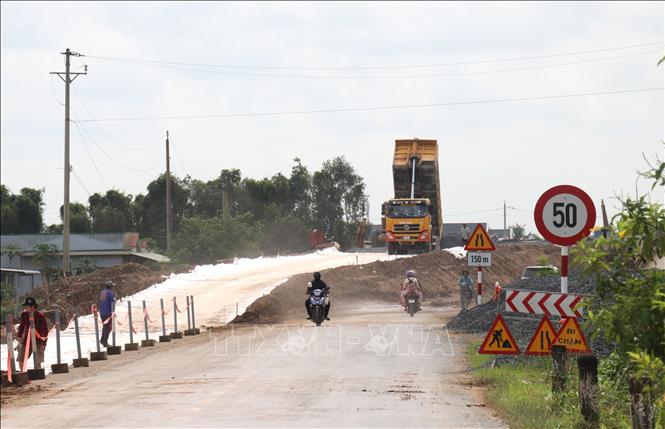 Thủ tướng yêu cầu đẩy nhanh tiến độ giải ngân vốn đầu tư công cuối năm- Ảnh 1. Thủ tướng yêu cầu đẩy nhanh tiến độ giải ngân vốn đầu tư công cuối năm- Ảnh 1.