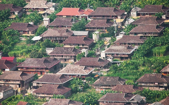 Ngôi làng trong 'thung lũng vàng' Việt Nam được thế giới lựa chọn: 450 ngôi nhà cổ giống hệt nhau cùng quay về một hướng- Ảnh 3. Ngôi làng trong 'thung lũng vàng' Việt Nam được thế giới lựa chọn: 450 ngôi nhà cổ giống hệt nhau cùng quay về một hướng- Ảnh 3.