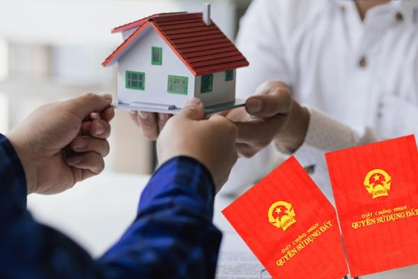 Từ giờ, bao nhiêu tuổi sẽ chính thức được đứng tên trên sổ đỏ?- Ảnh 1.