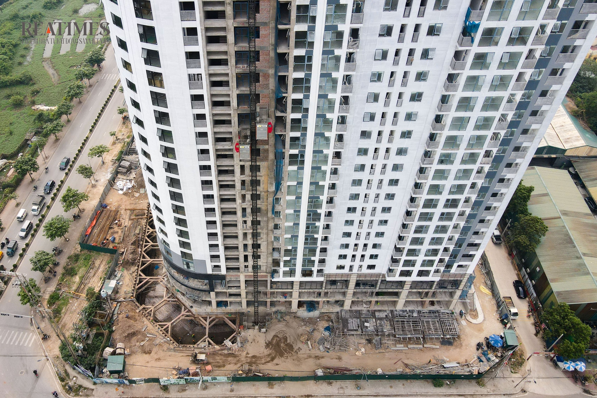 Hồi sinh loạt dự án: Thị trường BĐS Hà Nội "bừng tỉnh'' trong tiếng máy móc thi công- Ảnh 10. Hồi sinh loạt dự án: Thị trường BĐS Hà Nội "bừng tỉnh'' trong tiếng máy móc thi công- Ảnh 10.