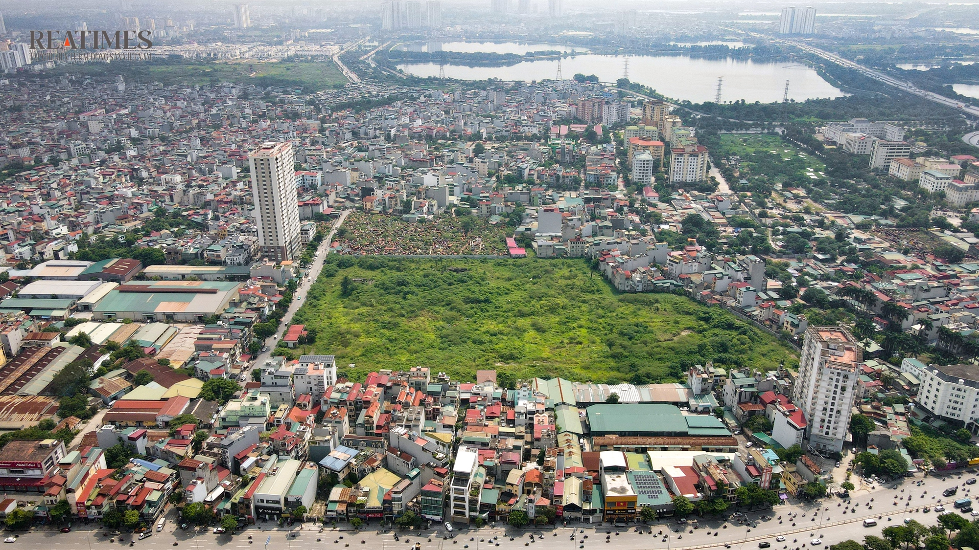Hồi sinh loạt dự án: Thị trường BĐS Hà Nội "bừng tỉnh'' trong tiếng máy móc thi công- Ảnh 19. Hồi sinh loạt dự án: Thị trường BĐS Hà Nội "bừng tỉnh'' trong tiếng máy móc thi công- Ảnh 19.