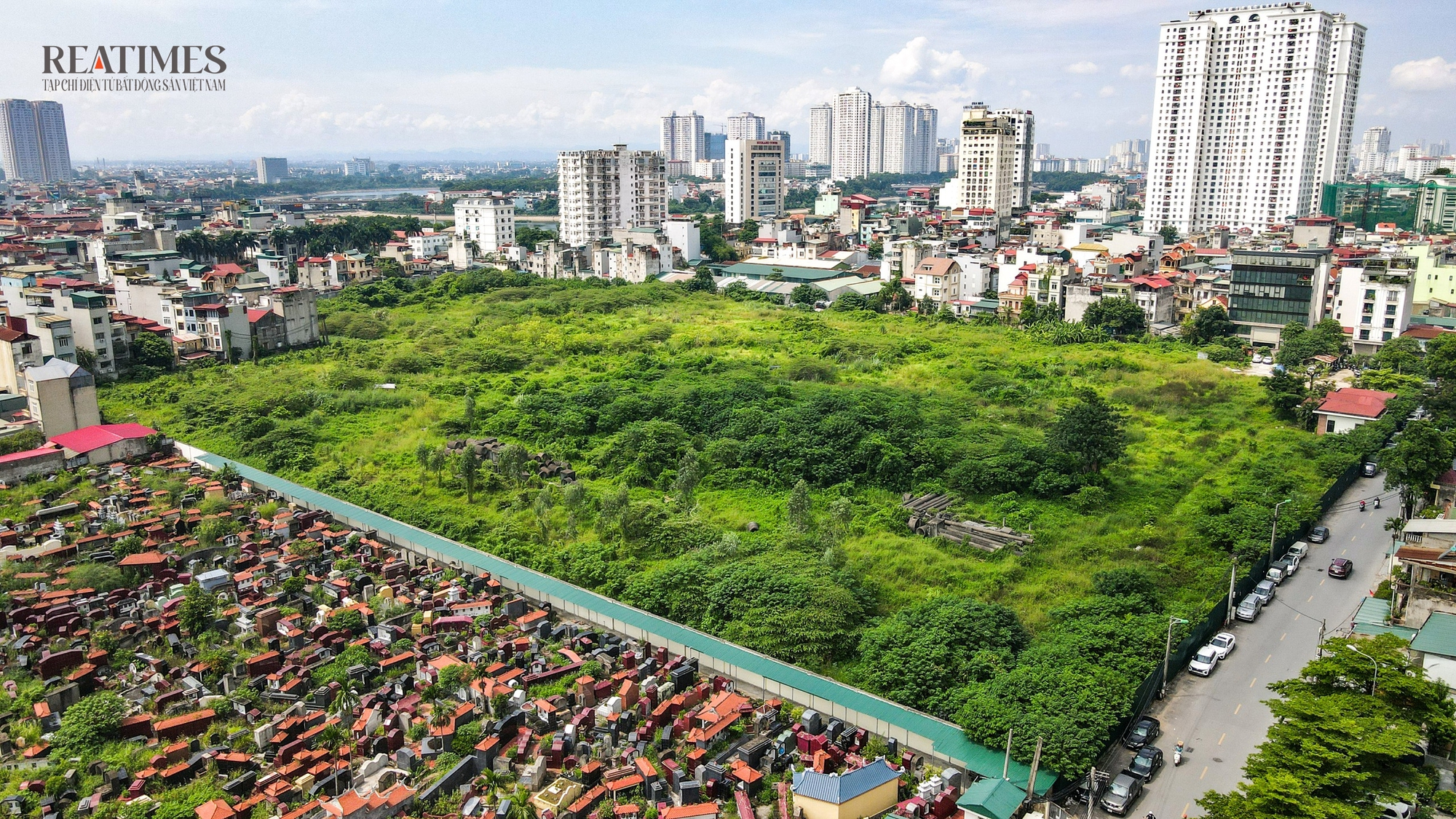 Hồi sinh loạt dự án: Thị trường BĐS Hà Nội "bừng tỉnh'' trong tiếng máy móc thi công- Ảnh 20. Hồi sinh loạt dự án: Thị trường BĐS Hà Nội "bừng tỉnh'' trong tiếng máy móc thi công- Ảnh 20.