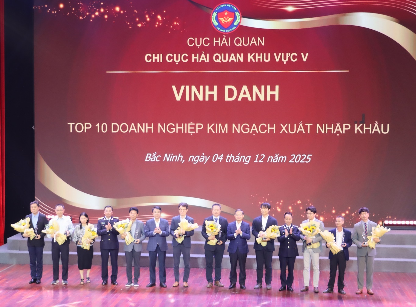 Chi cục Hải quan Khu vực V tổ chức Hội nghị Hải quan - Doanh nghiệp 2025 và sự kiện ghi nhận kim ngạch xuất nhập khẩu vượt 200 tỷ USD, vinh danh các doanh nghiệp tiêu biểu trên địa bàn- Ảnh 7. Chi cục Hải quan Khu vực V tổ chức Hội nghị Hải quan - Doanh nghiệp 2025 và sự kiện ghi nhận kim ngạch xuất nhập khẩu vượt 200 tỷ USD, vinh danh các doanh nghiệp tiêu biểu trên địa bàn- Ảnh 7.