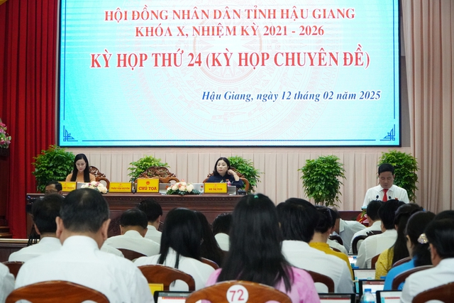 Ông Trần Văn Huyến được bầu giữ chức Chủ tịch UBND tỉnh Hậu Giang- Ảnh 1.