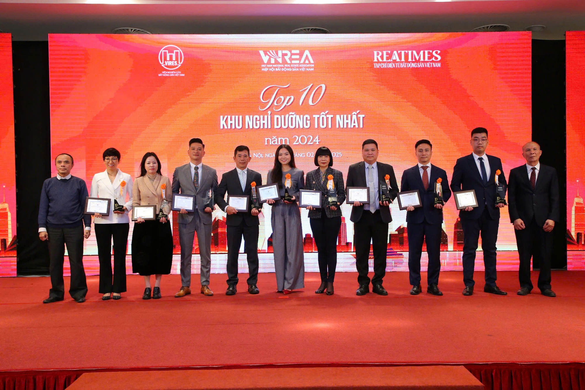 CEO Group Receives Three Prestigious Awards at the 2024 - 2025 Leading Real Estate Brands Honor Ceremony  - Ảnh 2.