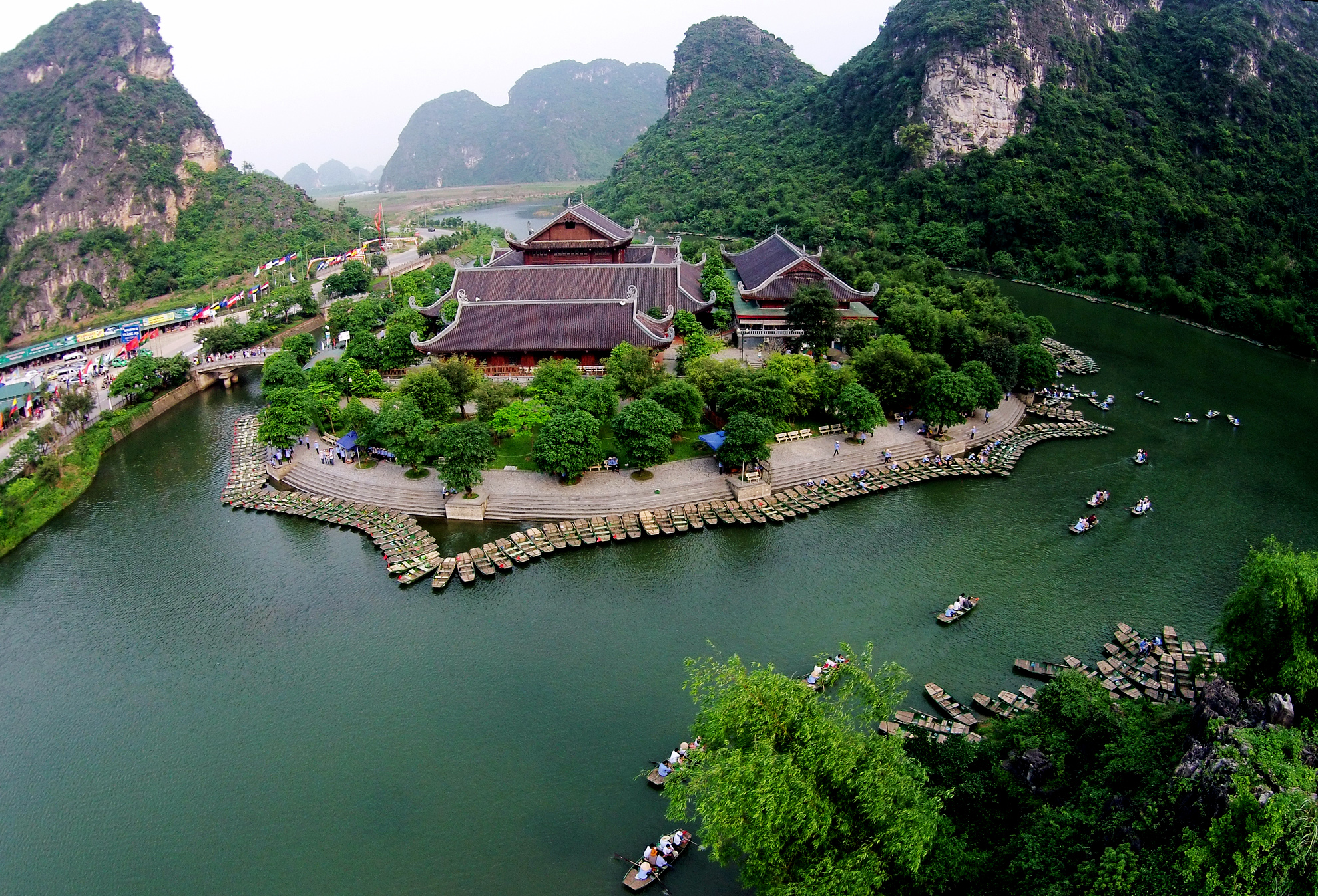 Ninh Bình: Giá trị đất vùng đệm Di sản Tràng An được định giá 20 tỷ USD- Ảnh 1. Ninh Bình: Giá trị đất vùng đệm Di sản Tràng An được định giá 20 tỷ USD- Ảnh 1.