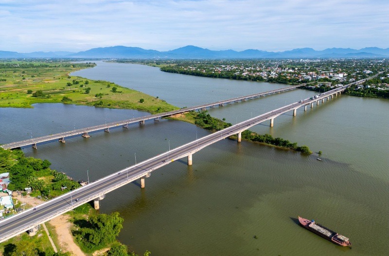 Cầu ở miền Trung thuộc tuyến quốc lộ dài nhất Việt Nam cấm ô tô lưu thông trong 15 ngày- Ảnh 1.