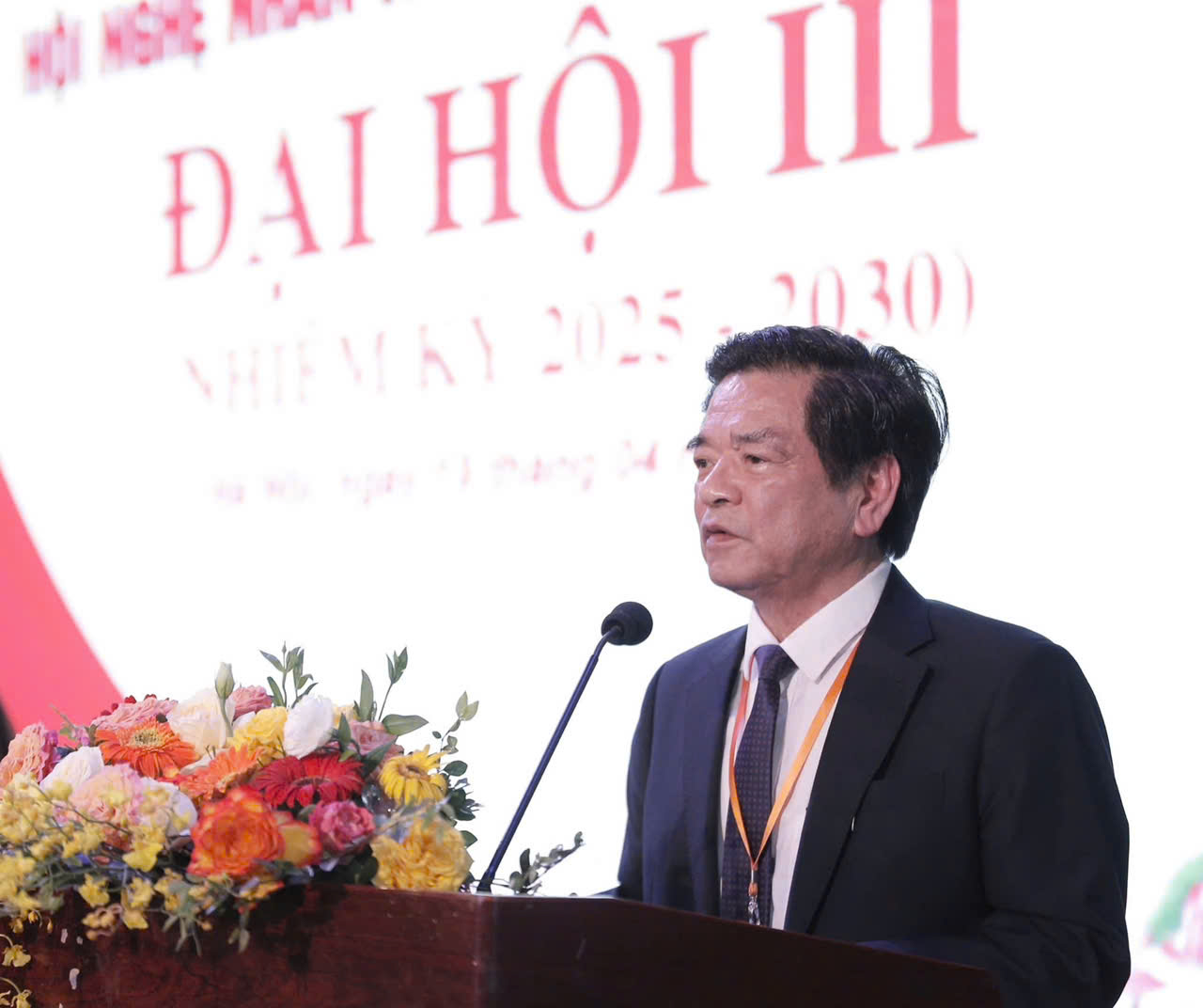Tiến sĩ Lê Ngọc Dũng tái đắc cử Chủ tịch Hội Nghệ nhân và Thương hiệu Việt Nam khóa III (nhiệm kỳ 2025 – 2030)- Ảnh 1. Tiến sĩ Lê Ngọc Dũng tái đắc cử Chủ tịch Hội Nghệ nhân và Thương hiệu Việt Nam khóa III (nhiệm kỳ 2025 – 2030)- Ảnh 1.
