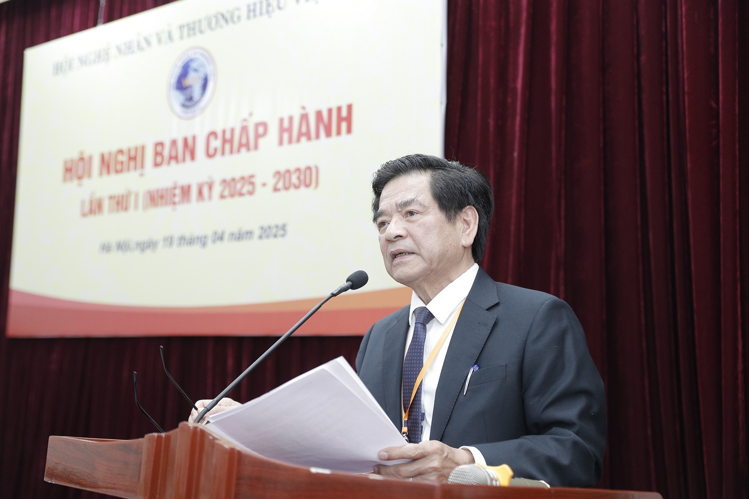 Tiến sĩ Lê Ngọc Dũng tái đắc cử Chủ tịch Hội Nghệ nhân và Thương hiệu Việt Nam khóa III (nhiệm kỳ 2025 – 2030)- Ảnh 8. Tiến sĩ Lê Ngọc Dũng tái đắc cử Chủ tịch Hội Nghệ nhân và Thương hiệu Việt Nam khóa III (nhiệm kỳ 2025 – 2030)- Ảnh 8.