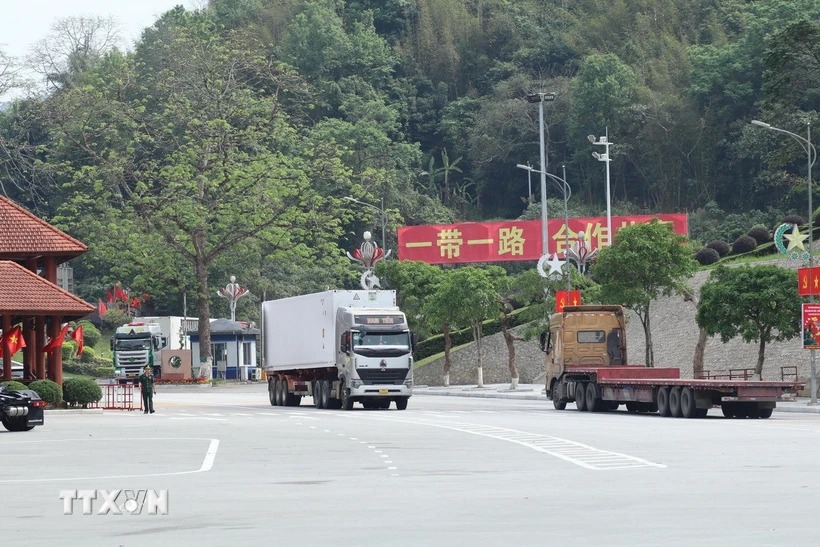 Chính thức khai trương tuyến đường bộ vận tải quốc tế giữa Việt Nam - Trung Quốc- Ảnh 1. Chính thức khai trương tuyến đường bộ vận tải quốc tế giữa Việt Nam - Trung Quốc- Ảnh 1.