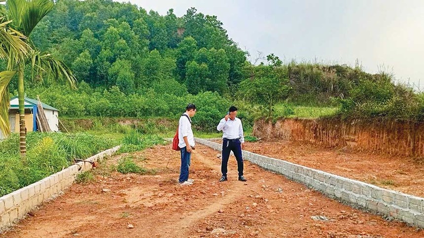 Nhà đầu tư đất nền Hà Nội thận trọng khi “đánh bắt xa bờ”- Ảnh 1. Nhà đầu tư đất nền Hà Nội thận trọng khi “đánh bắt xa bờ”- Ảnh 1.