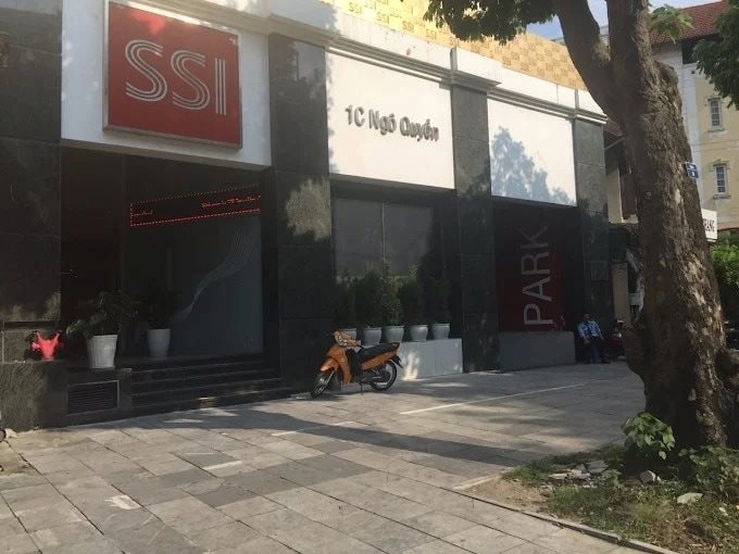 Doanh nghiệp chứng khoán lâu đời tại Việt Nam chi trăm tỷ mua trọn tòa nhà 19 tầng, khẳng định: ‘Không có chủ trương kinh doanh bất động sản’- Ảnh 2. Doanh nghiệp chứng khoán lâu đời tại Việt Nam chi trăm tỷ mua trọn tòa nhà 19 tầng, khẳng định: ‘Không có chủ trương kinh doanh bất động sản’- Ảnh 2.