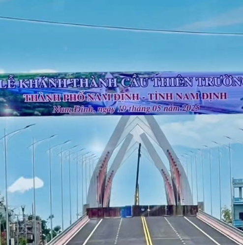 Hôm nay chính thức khánh thành cây cầu dây văng đầu tiên bắc qua con sông biểu tượng tại Nam Định- Ảnh 1. Hôm nay chính thức khánh thành cây cầu dây văng đầu tiên bắc qua con sông biểu tượng tại Nam Định- Ảnh 1.