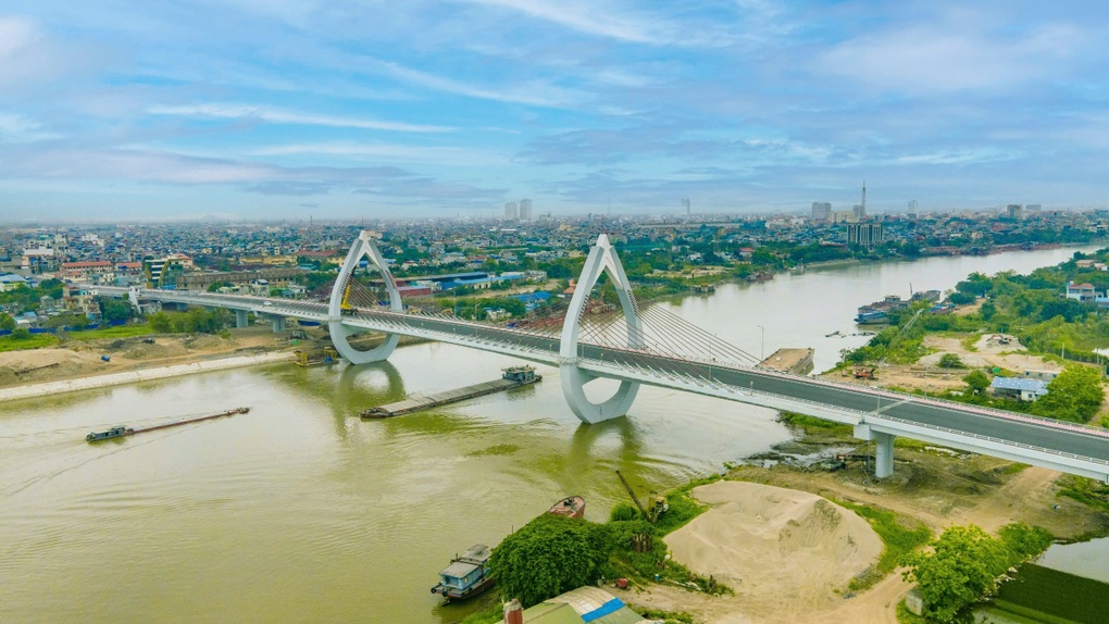 Khánh thành cầu Thiên Trường, biểu tượng mới của TP Nam Định- Ảnh 2. Khánh thành cầu Thiên Trường, biểu tượng mới của TP Nam Định- Ảnh 2.