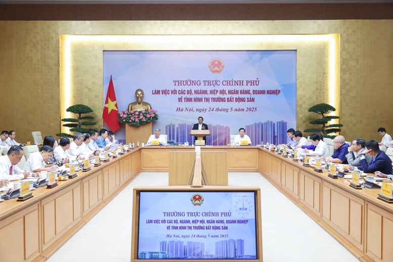 Thủ tướng Chính phủ: Khẩn trương ban hành chính sách đánh thuế bất động sản- Ảnh 1. Thủ tướng Chính phủ: Khẩn trương ban hành chính sách đánh thuế bất động sản- Ảnh 1.