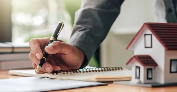 Kể từ nay, không sang tên sổ đỏ khi được tặng cho nhà đất sẽ bị phạt rất nặng- Ảnh 2. Kể từ nay, không sang tên sổ đỏ khi được tặng cho nhà đất sẽ bị phạt rất nặng- Ảnh 2.
