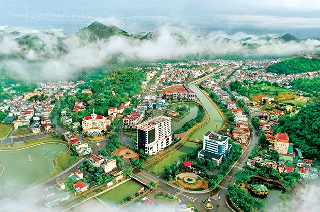 Sơn La đấu giá 47 thửa đất tại TP. Sơn La và huyện Mường La, giá khởi điểm cao nhất 6,54 tỷ đồng
- Ảnh 1. Sơn La đấu giá 47 thửa đất tại TP. Sơn La và huyện Mường La, giá khởi điểm cao nhất 6,54 tỷ đồng
- Ảnh 1.