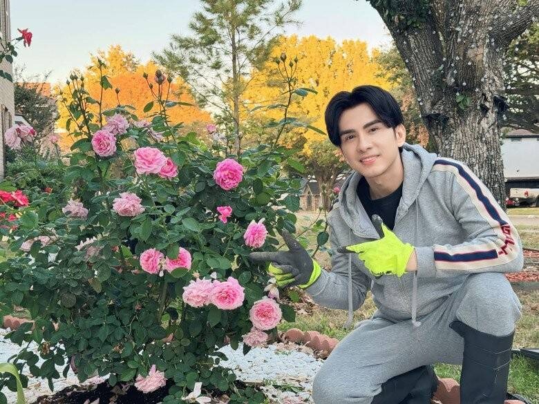 Nam ca sĩ được mệnh danh ‘mỹ nam không tuổi’ của showbiz Việt sở hữu biệt thự to lớn ở xứ cờ hoa- Ảnh 1. Nam ca sĩ được mệnh danh ‘mỹ nam không tuổi’ của showbiz Việt sở hữu biệt thự to lớn ở xứ cờ hoa- Ảnh 1.